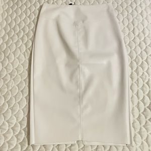 ❄️ Express Winter White Leather Skirt Back Split